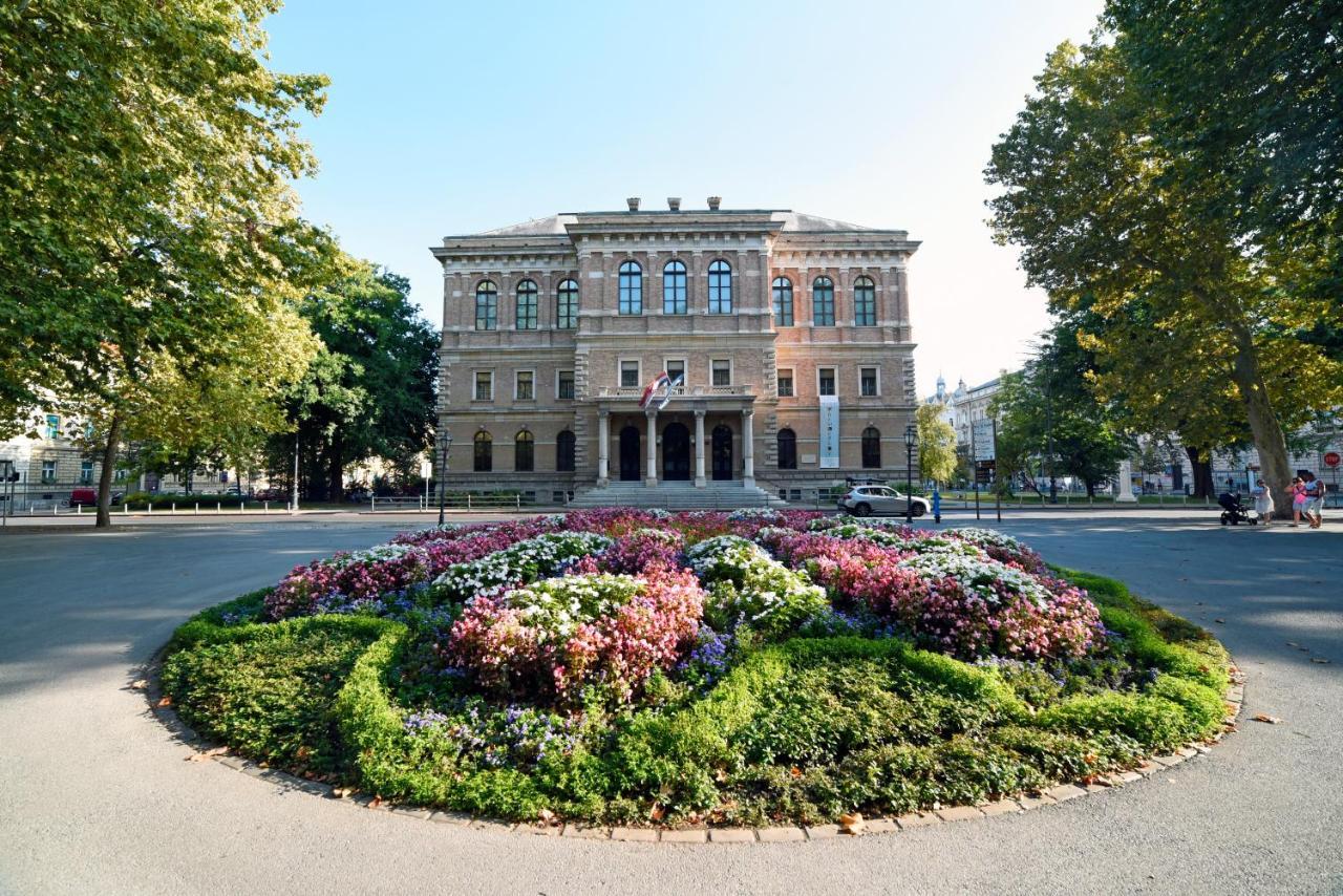 شقة 1Br In Central Zagreb & Main Station, Free Parking المظهر الخارجي الصورة